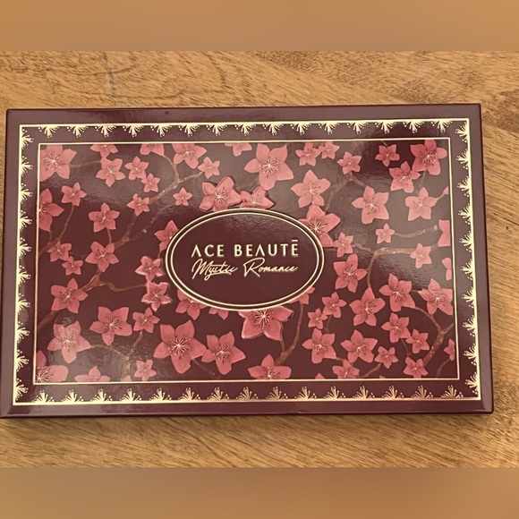 🆕 Ace Beaute Mystic Romance Eye Shadow Palette - Picture 2 of 5